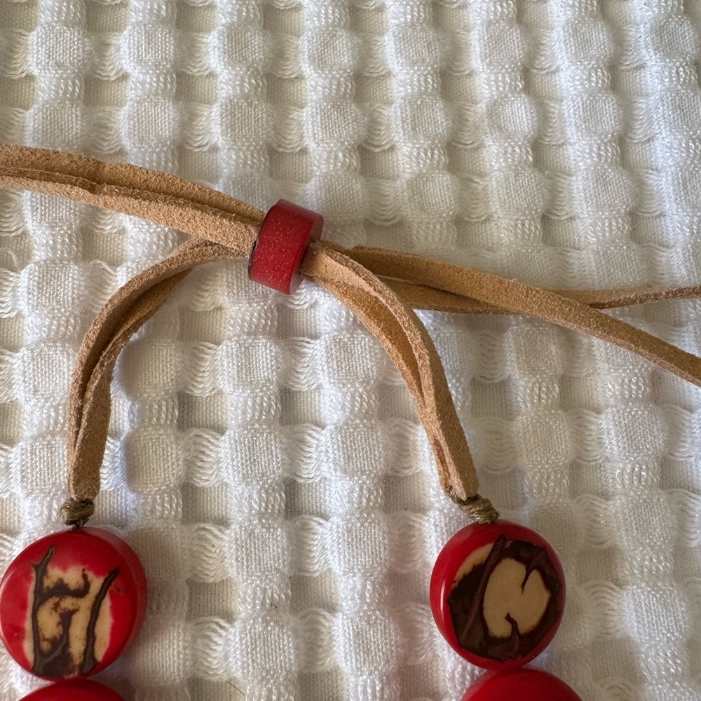 Red and Brown Beaded Necklace - Picture 2 of 9